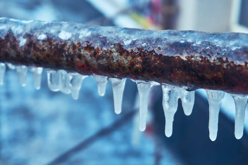 Cold as Ice: Read this Before You Try to Unfreeze Pipes on Your Own