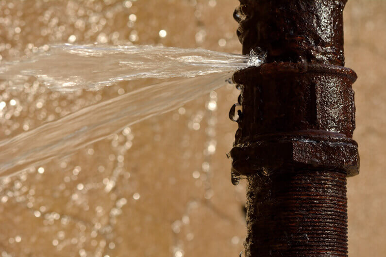 Here are 7 Signs of a Possible Main Water Line Leak in your Home